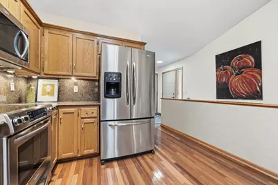 809 White Oak Court, New Brighton, MN 55112 - Photo 8