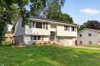 1469 6th Avenue SW, Rochester, MN 55902 - Photo 2