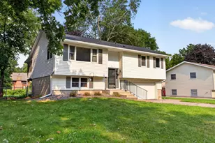 1469 6th Ave SW, Rochester, MN 55902 - Photo 2