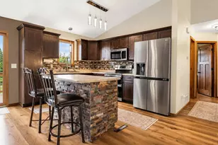 117 Pinehurst Dr, Mankato, MN 56001 - Photo 4