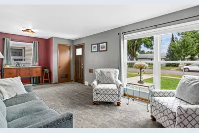 1692 Iowa Avenue E, Saint Paul, MN 55106 - Photo 4