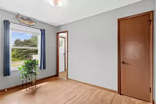 1692 Iowa Ave E, Saint Paul, MN 55106 - Photo 8