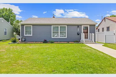 1692 Iowa Avenue E, Saint Paul, MN 55106 - Photo 2