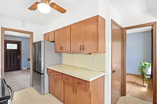 1692 Iowa Ave E, Saint Paul, MN 55106 - Photo 6