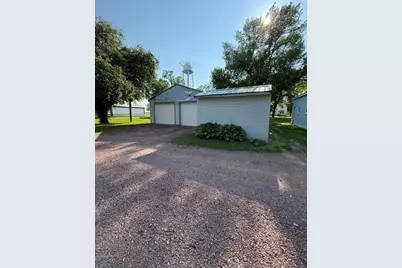 102 N Grove Street, Okabena, MN 56161 - Photo 8