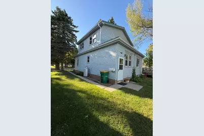 102 N Grove Street, Okabena, MN 56161 - Photo 6