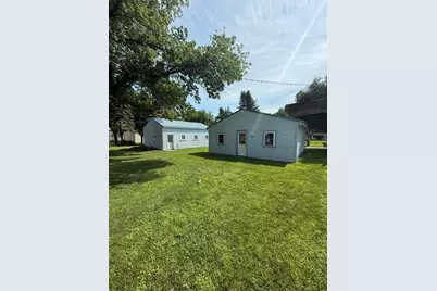 102 N Grove Street, Okabena, MN 56161 - Photo 6