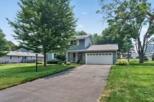 2809 W 101st St, Bloomington, MN 55431 - Photo 1