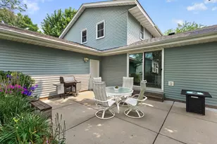 2809 W 101st St, Bloomington, MN 55431 - Photo 24