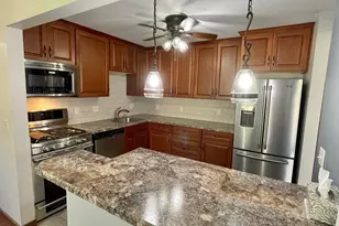 9809 Cimarron Trail, Minnetonka, MN 55305 - Photo 2