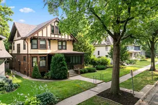 887 Ashland Ave, Saint Paul, MN 55104 - Photo 80