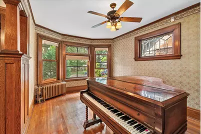 887 Ashland Avenue, Saint Paul, MN 55104 - Photo 24