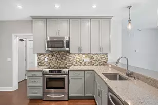 1235 Yale Pl, Minneapolis, MN 55403 - Photo 8