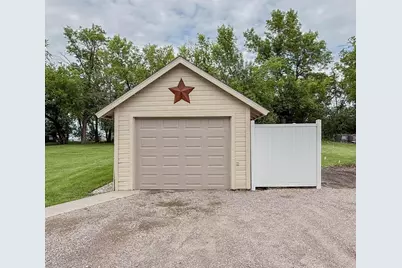 1316 W Fairview Avenue, Olivia, MN 56277 - Photo 44