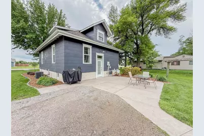 1316 W Fairview Avenue, Olivia, MN 56277 - Photo 4