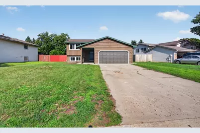 8208 Irving Avenue N, Brooklyn Park, MN 55444 - Photo 2