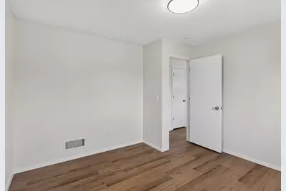 8208 Irving Avenue N, Brooklyn Park, MN 55444 - Photo 12