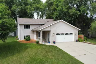210 Ridgecrest Dr, Cannon Falls, MN 55009 - Photo 1