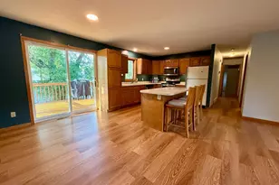 210 Ridgecrest Dr, Cannon Falls, MN 55009 - Photo 4