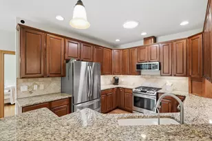 4910 Steeplechase Ct, Eagan, MN 55122 - Photo 8