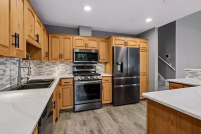 5722 Hyland Courts Drive, Bloomington, MN 55437 - Photo 14