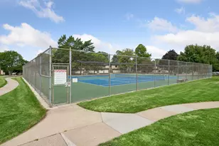 5722 Hyland Courts Dr, Bloomington, MN 55437 - Photo 44