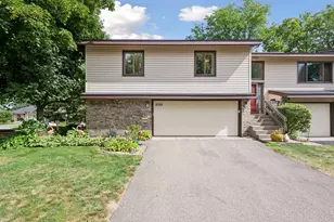 5722 Hyland Courts Dr, Bloomington, MN 55437 - Photo 4