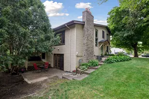 5722 Hyland Courts Dr, Bloomington, MN 55437 - Photo 40