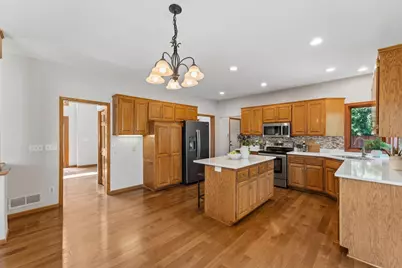 339 Oak Ridge Drive, Vadnais Heights, MN 55127 - Photo 10