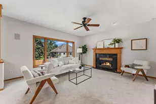 339 Oak Ridge Dr, Vadnais Heights, MN 55127 - Photo 8