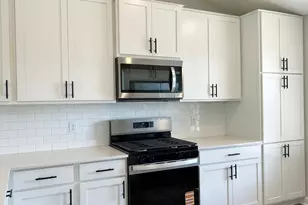 2259 La Tour Dr, Shakopee, MN 55379 - Photo 2