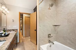 406 Ridge Cir, Albert Lea, MN 56007 - Photo 14