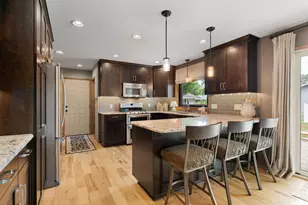 406 Ridge Cir, Albert Lea, MN 56007 - Photo 4