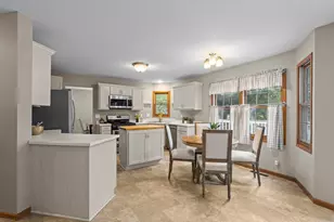 11107 Rhode Island Ave S, Bloomington, MN 55438 - Photo 12