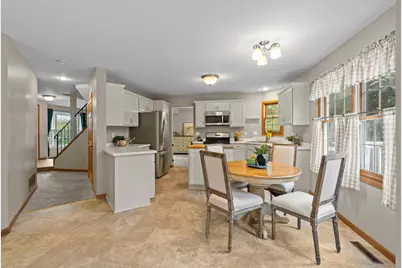 11107 Rhode Island Avenue S, Bloomington, MN 55438 - Photo 10