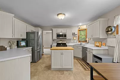 11107 Rhode Island Avenue S, Bloomington, MN 55438 - Photo 12
