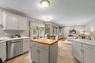 11107 Rhode Island Ave S, Bloomington, MN 55438 - Photo 14