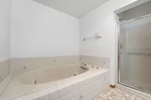 1827 Hydram Ave N, Oakdale, MN 55128 - Photo 20
