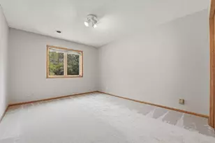 1827 Hydram Ave N, Oakdale, MN 55128 - Photo 26