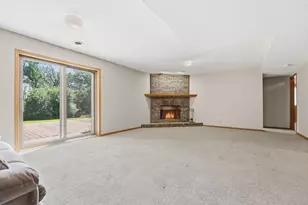 1827 Hydram Ave N, Oakdale, MN 55128 - Photo 32