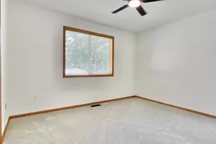 2011 Lake View Dr, Jordan, MN 55352 - Photo 14
