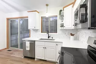 2011 Lake View Dr, Prior Lake, MN 55352 - Photo 12