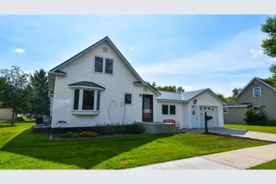 516 Saint Paul Avenue S, Thief River Falls, MN 56701 - Photo 2