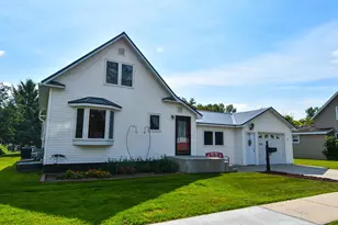 516 St Paul Ave S, Thief River Falls, MN 56701 - Photo 2