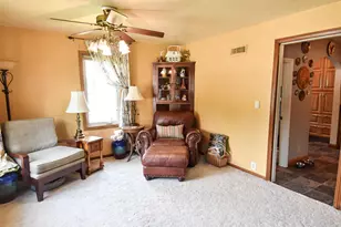 516 St Paul Ave S, Thief River Falls, MN 56701 - Photo 10