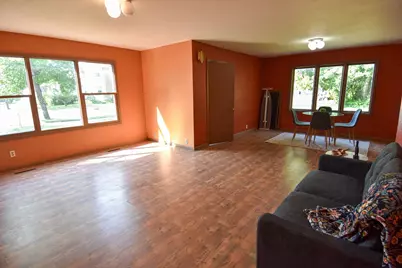 237 E Nelson Avenue, Warren, MN 56762 - Photo 8