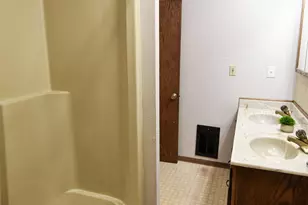 237 E Nelson Ave, Warren, MN 56762 - Photo 22