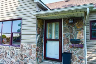 237 E Nelson Ave, Warren, MN 56762 - Photo 4
