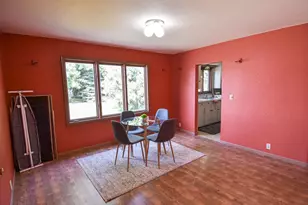 237 E Nelson Ave, Warren, MN 56762 - Photo 10