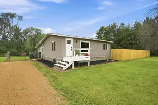 1908 90th St, New Richmond, WI 54017 - Photo 2